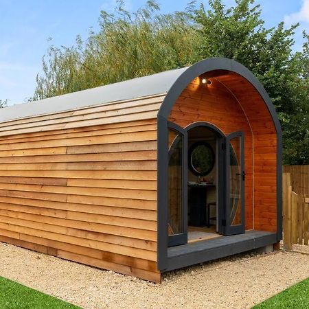 Alderton Apple - Luxury Cabin In The Cotswolds别墅 外观 照片
