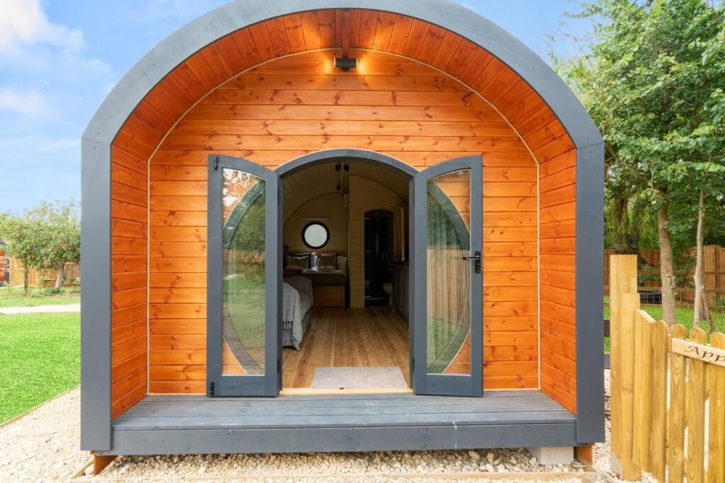 Alderton Apple - Luxury Cabin In The Cotswolds别墅 外观 照片