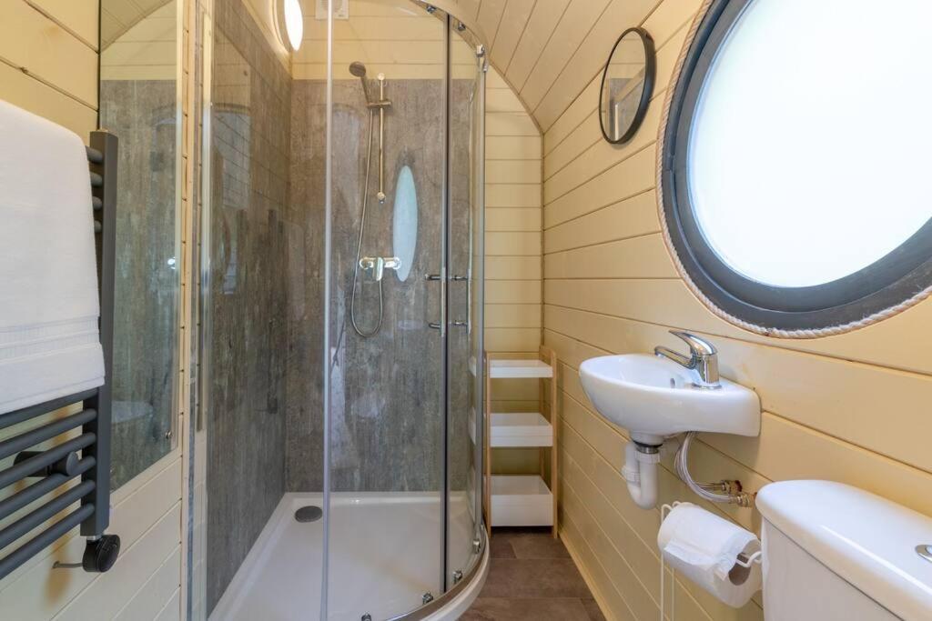 Alderton Apple - Luxury Cabin In The Cotswolds别墅 外观 照片